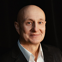 Олег Савельев