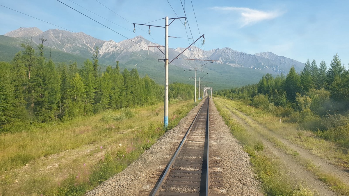 Мы в такие шагали дали...